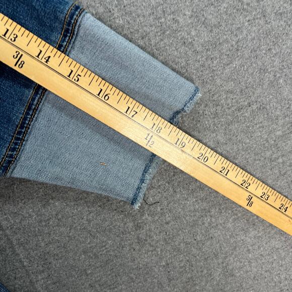 LOGO by Lori Goldstein Cropped Denim Jacket Medium Wash Size 8 - Picture 7 of 10